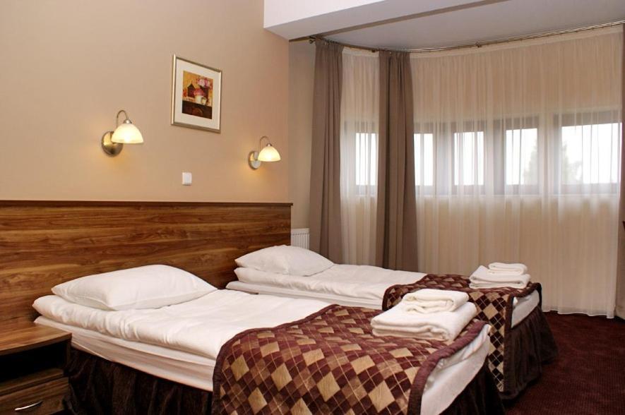 Hotel Belfort Lomza Quarto foto
